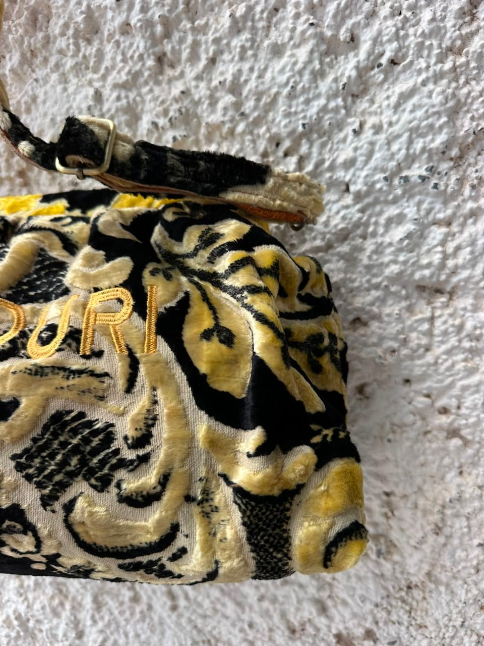 Anouri Original Royal yellow&black Carpet Wrist Bag