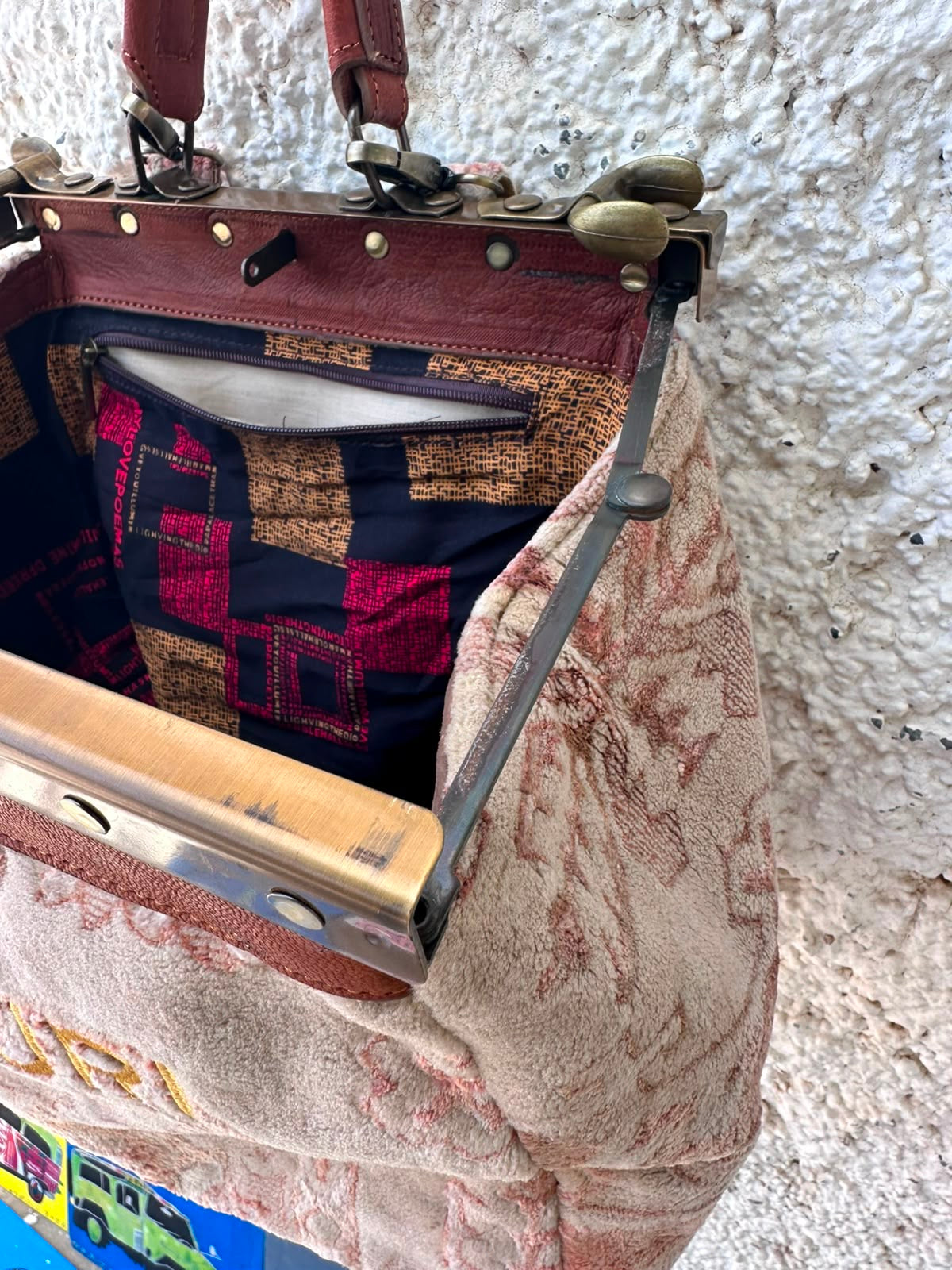 Anouri Original Emerald Heritage Frame pink  colour Carpet Bag