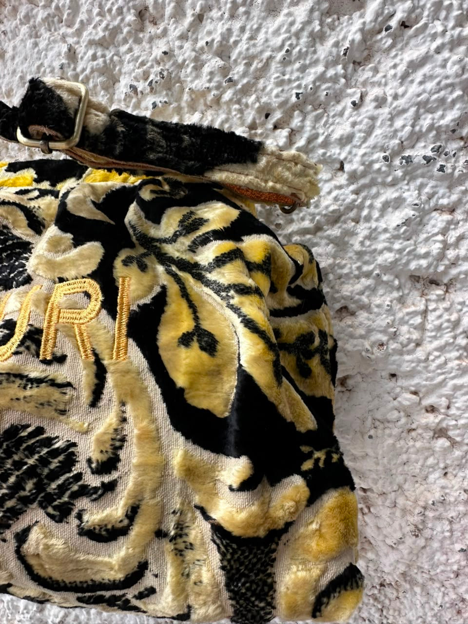 Anouri Original Royal yellow&black Carpet Wrist Bag