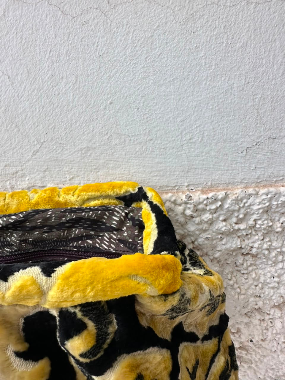 Anouri Original Royal yellow&black Carpet Wrist Bag