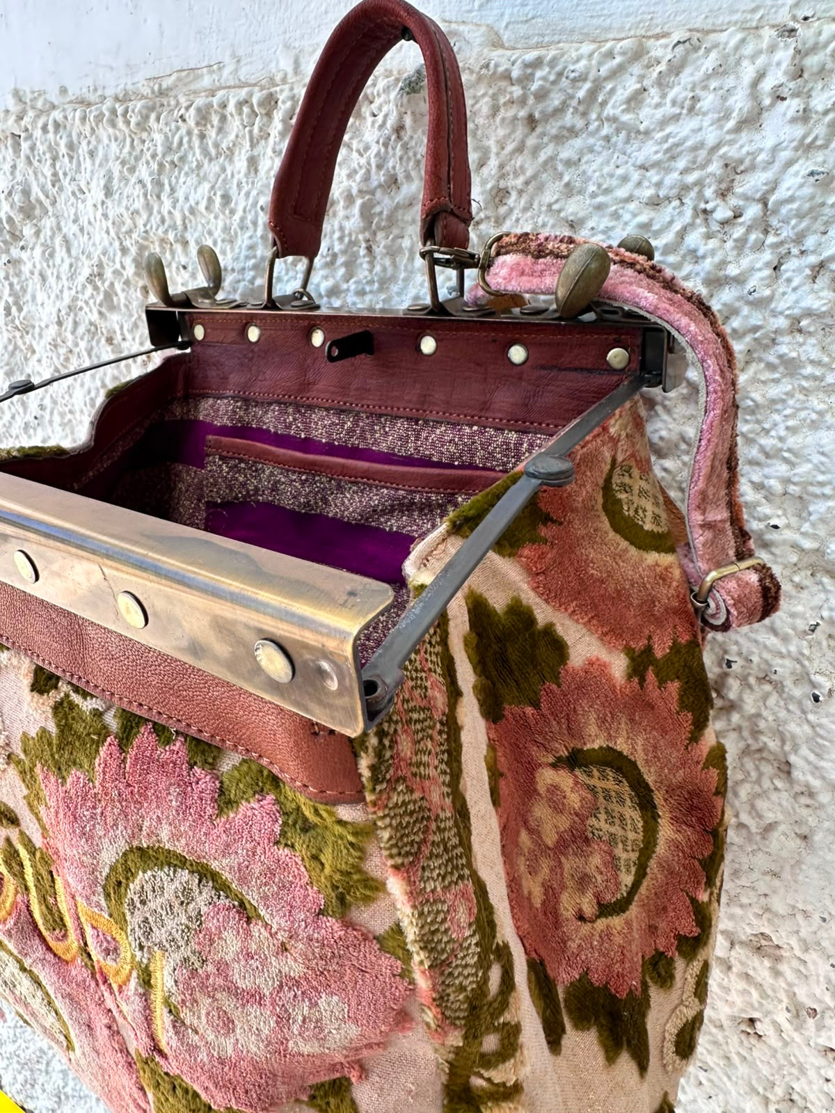 Anouri Original Emerald Heritage Frame pink & green colour Carpet Bag