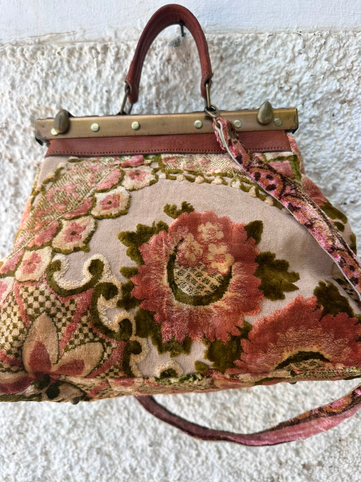 Anouri Original Emerald Heritage Frame pink & green colour Carpet Bag